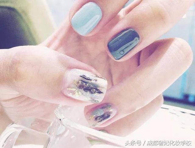 秋风下的美甲情缘，最新美甲图片展示