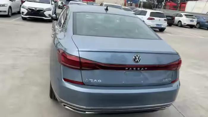 日产最新款轿车，速度与优雅并存，跑车级驾驶体验