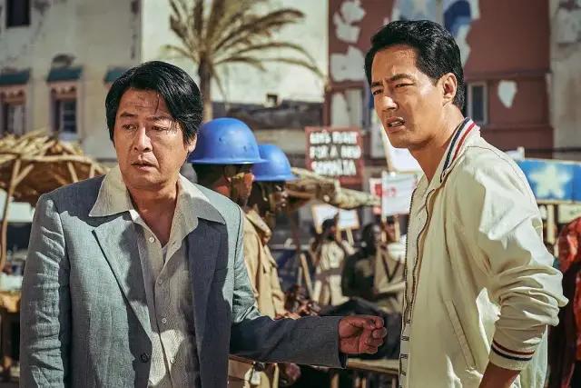 丛林枪战电影的巅峰之作，高科技产品引领未来战火体验