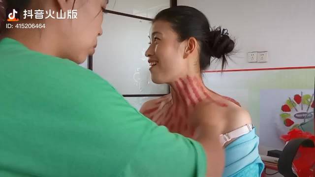 揪痧技巧教程，最新揪痧视频教程，一步步掌握揪痧技巧！