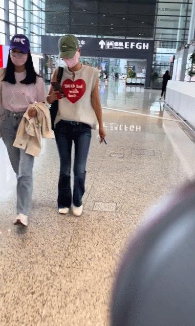 马伊琍与文章最新动态曝光，热议不断的话题女王与才子导演的新进展