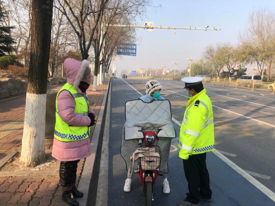 最新佩戴头盔，安全出行必备装备指南 🚴‍♂️