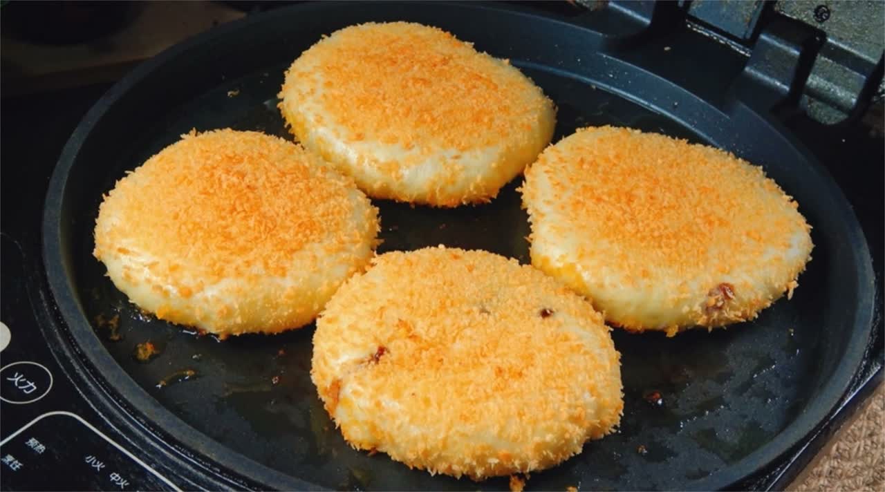 最新红糖饼，一口咬下，令人陶醉的美味！