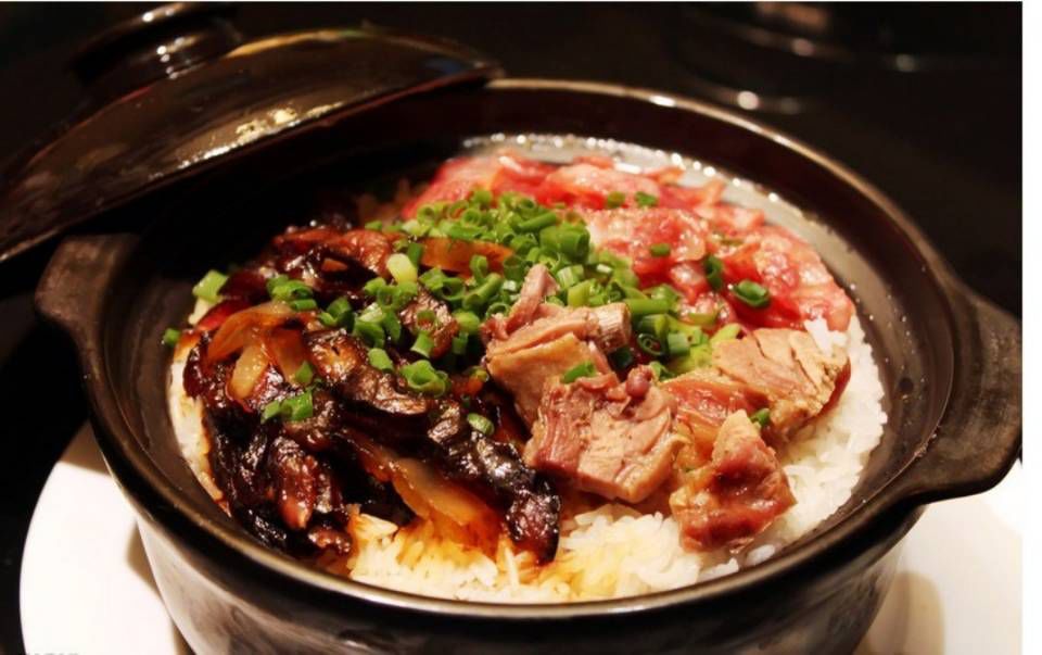 解锁煲仔饭新体验，味蕾盛宴，煲仔饭最新美食探索！